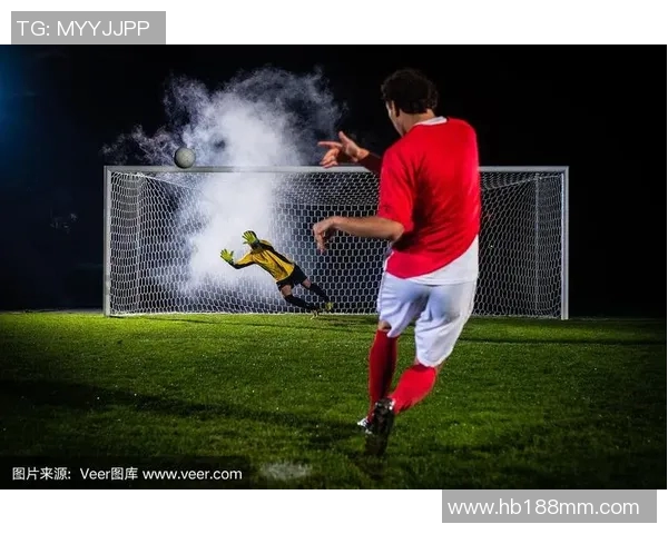 足球明星精彩瞬间高清射门特写展现力量与技巧的完美结合